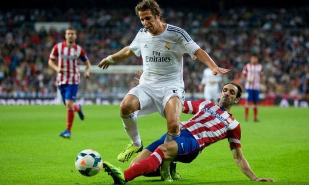 David Moyes has denied claims Manchester United are on the brink of signing Real Madrid defender Fabio Coentrao