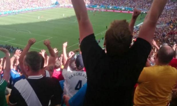 Video: Belgium v Russia - Amazing fans' eye view