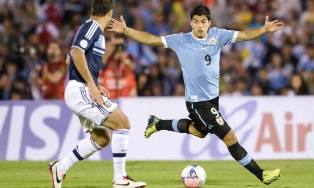 Uruguay World Cup boost as Suarez steps up return