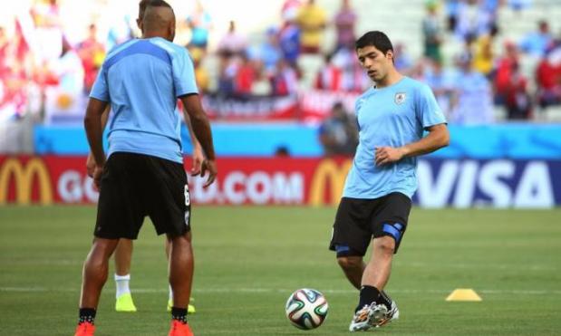 Suarez fit for England clash, claims Uruguay boss Tabarez