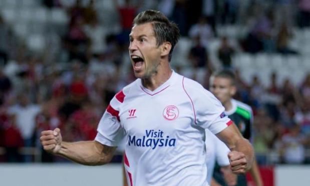 Sevilla star to solve Arsenal's defensive midfield problems?