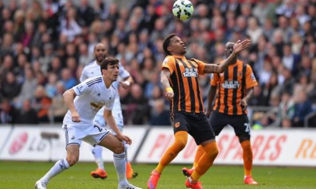 Hull striker Abel Hernandez handed three-match ban for punching Phil Jones
