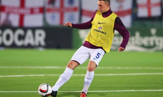 'Scott Dann is better than Phil Jones!' - England fans react after Manchester United man starts in Spain
