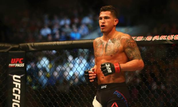 Anthony Pettis is one of a number of fighters linked with replacing Rafael dos Anjos