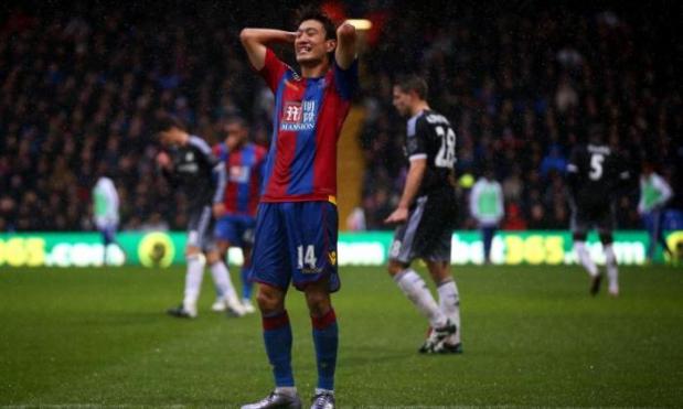 Alan Pardew fines Crystal Palace player Lee Chung-Yong over 'absurd' claims