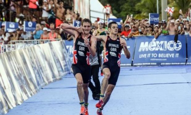 World Triathlon Series video: 'I wish the flipping idiot had just paced it right and won!' - Alistair Brownlee after helping brother Jonny at the finish