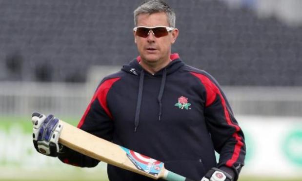 Ashley Giles leaves Lancashire tor rejoin Warwickshire as sport director