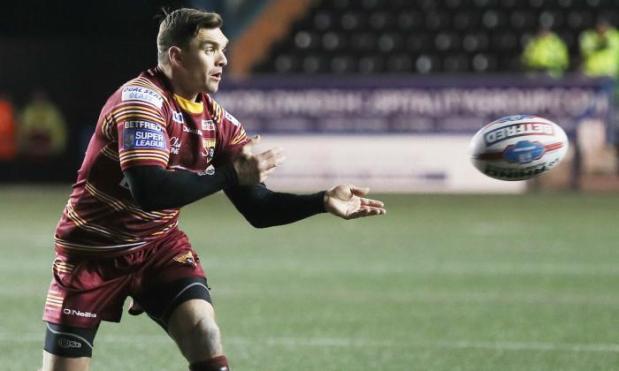 Super League: Huddersfield 24-16 Wakefield: Danny Brough stars for Giants in thrilling win