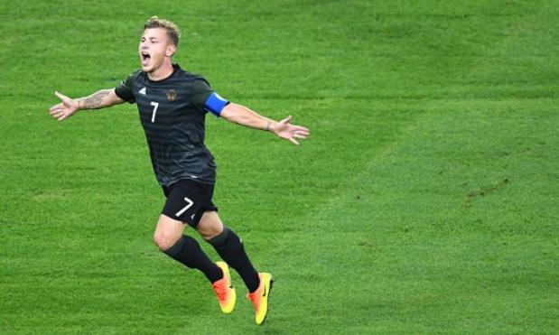 SCOUT REPORT: Max Meyer - The Liverpool and Tottenham Hotspur target compared to Mesut Ozil