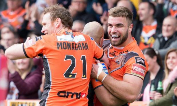 Super League: Castleford 42-24 Wakefield: Rampant Tigers see off Wildcats