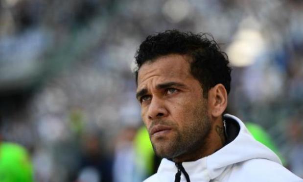 ‘Perhaps a bullet dodged? Remember Maicon?’ – Manchester City fans react to Dani Alves' decision to sign for Paris Saint-Germain