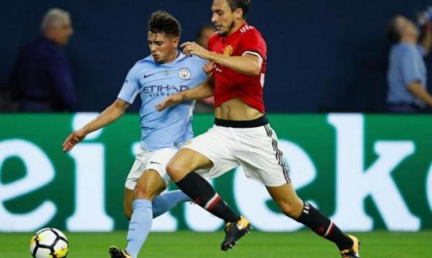 Manchester United transfer news: Matteo Darmian plays down talk of return to Italy