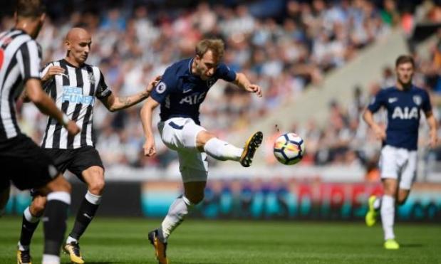 40. Christian Eriksen (Tottenham) - 87 Click the right arrow above to find out who else ranks between 40 and 31 in FIFA 18...