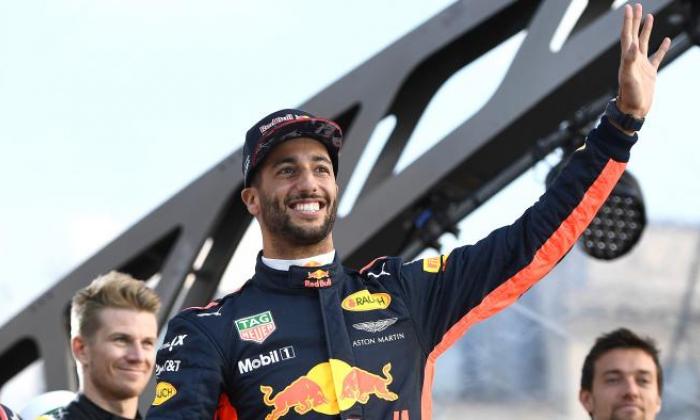 Monaco Grand Prix: Daniel Ricciardo claims pole as Max Verstappen suffers disaster
