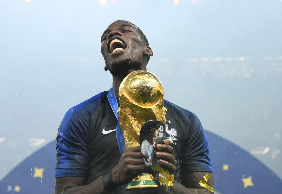  Paul Pogba remembers his late father as he celebrates France's World Cup win