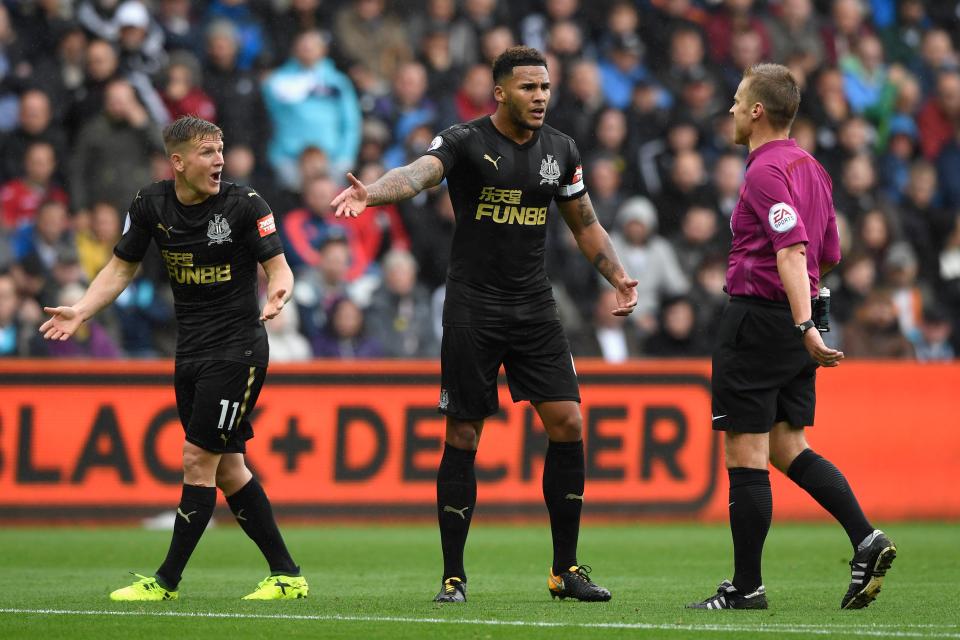  Newcastle stars Matt Ritchie and Jamaal Lascelles clashed in training