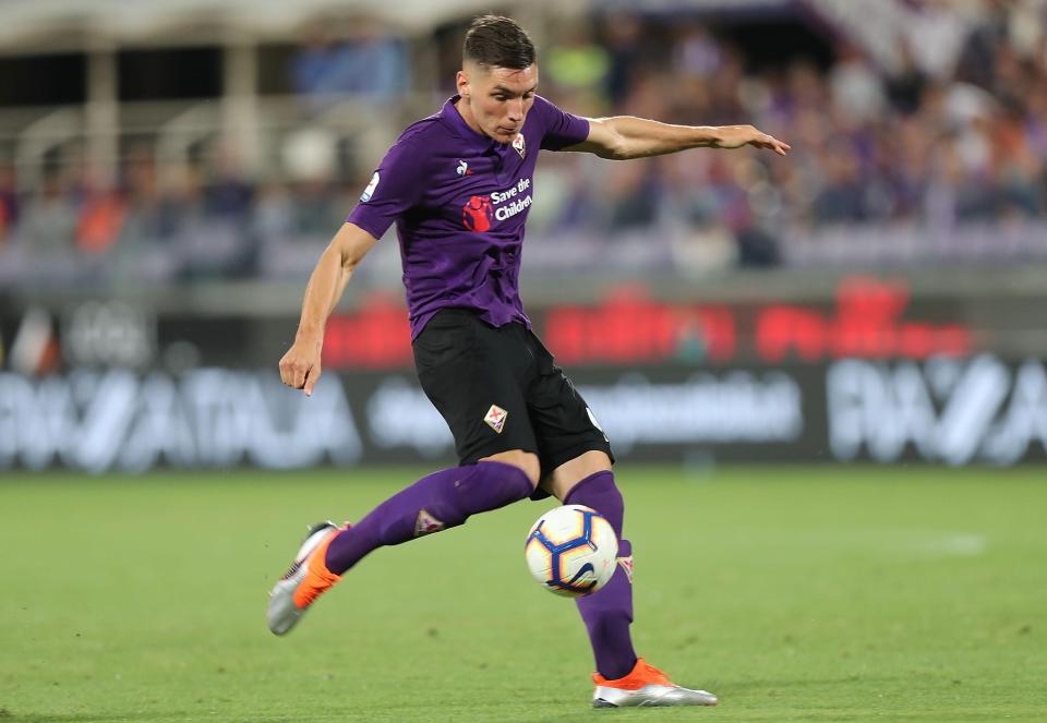  Fiorentina star Nikola Milenkovic in action.
