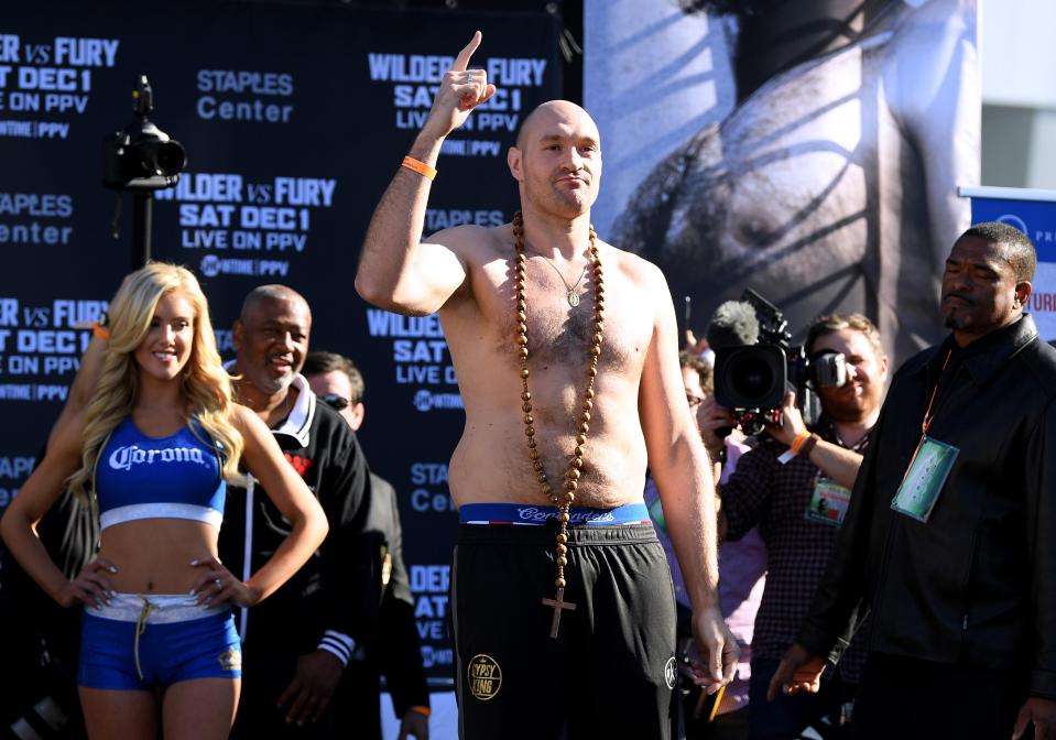  Fury will outweigh the American by around three stone