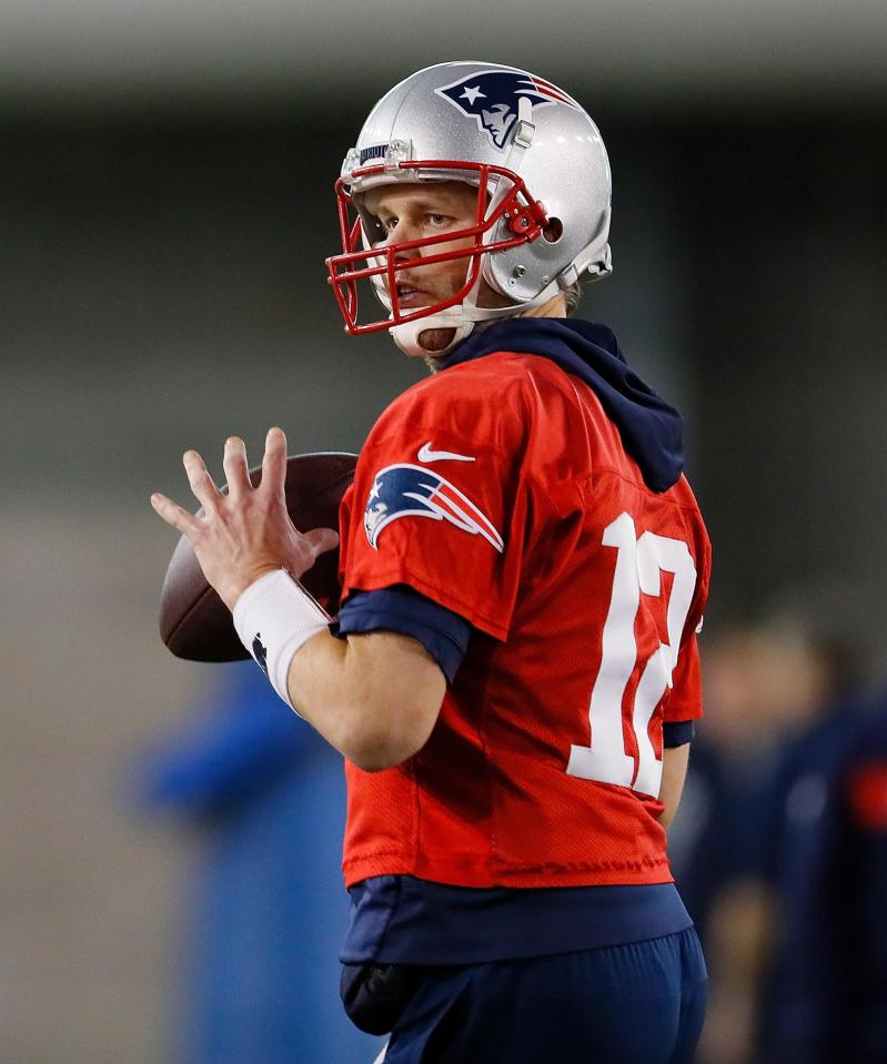  Tom Brady could earn an extended contract if he wins the Super Bowl on Sunday