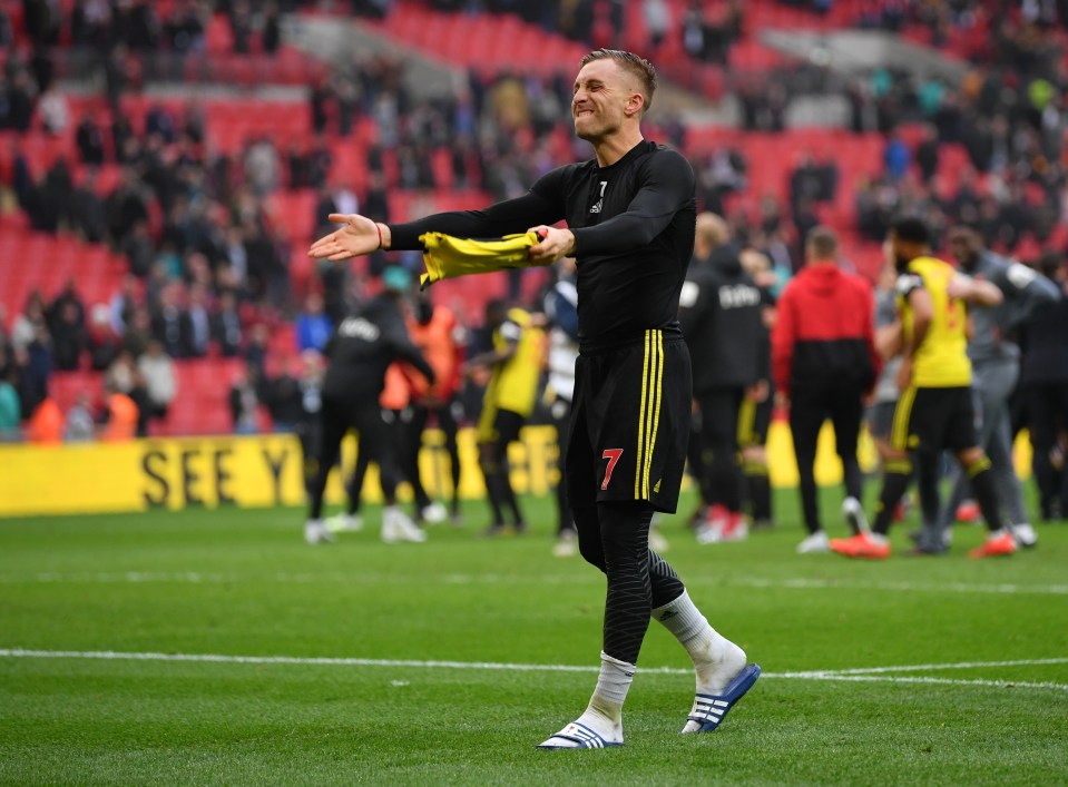  Deulofeu milks the applause from the Watford fans