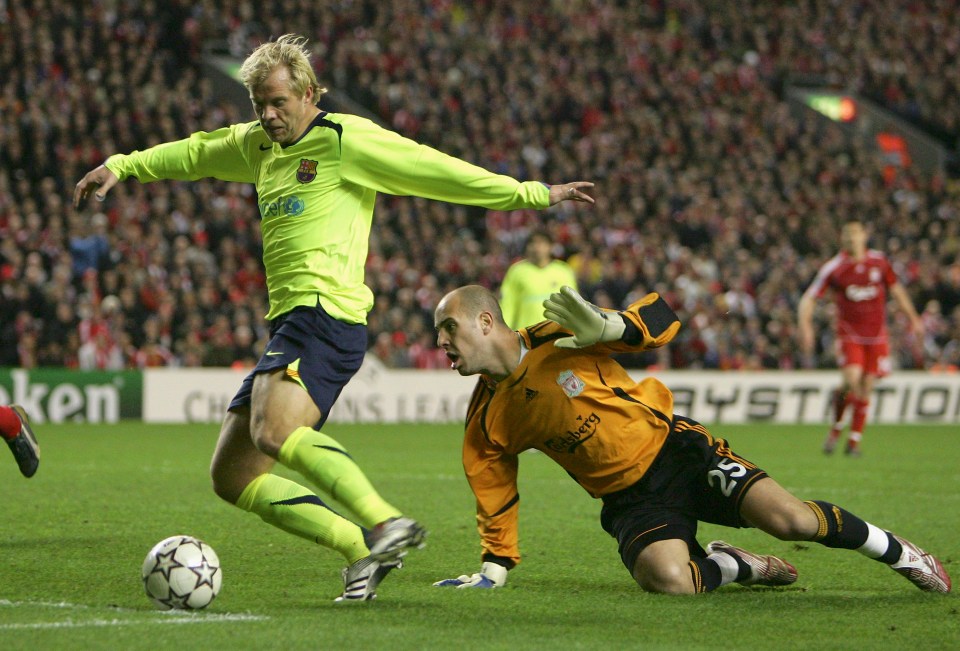 Gudjohnsen also slotted past Reina