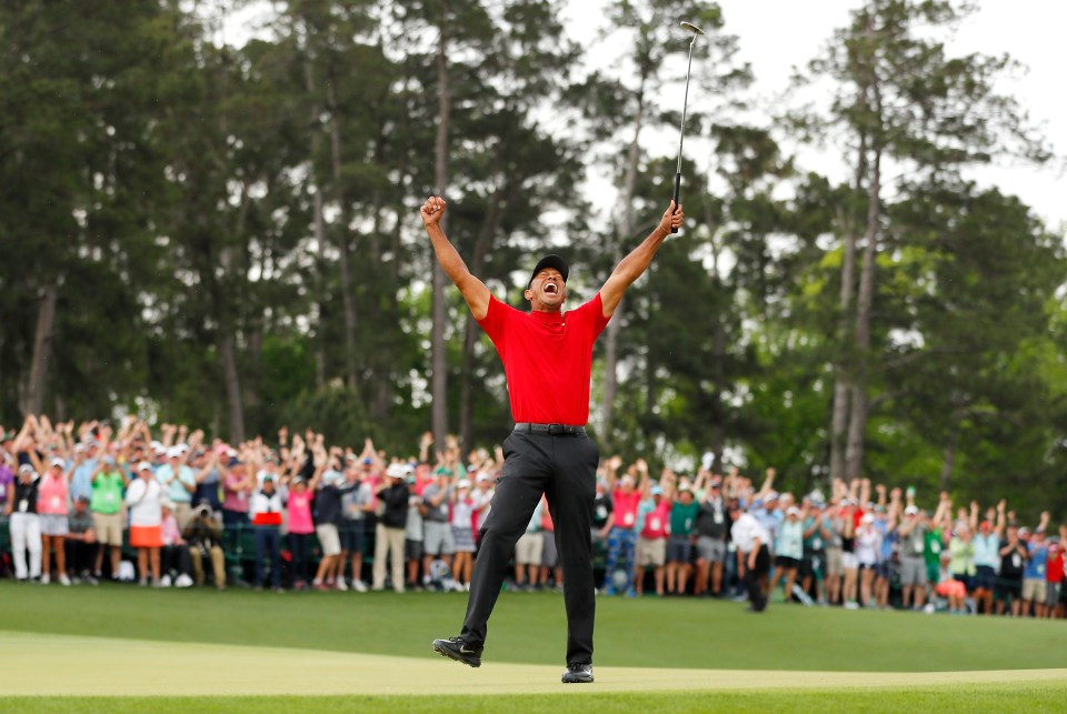  Tiger Woods' let out his emotions at the finish