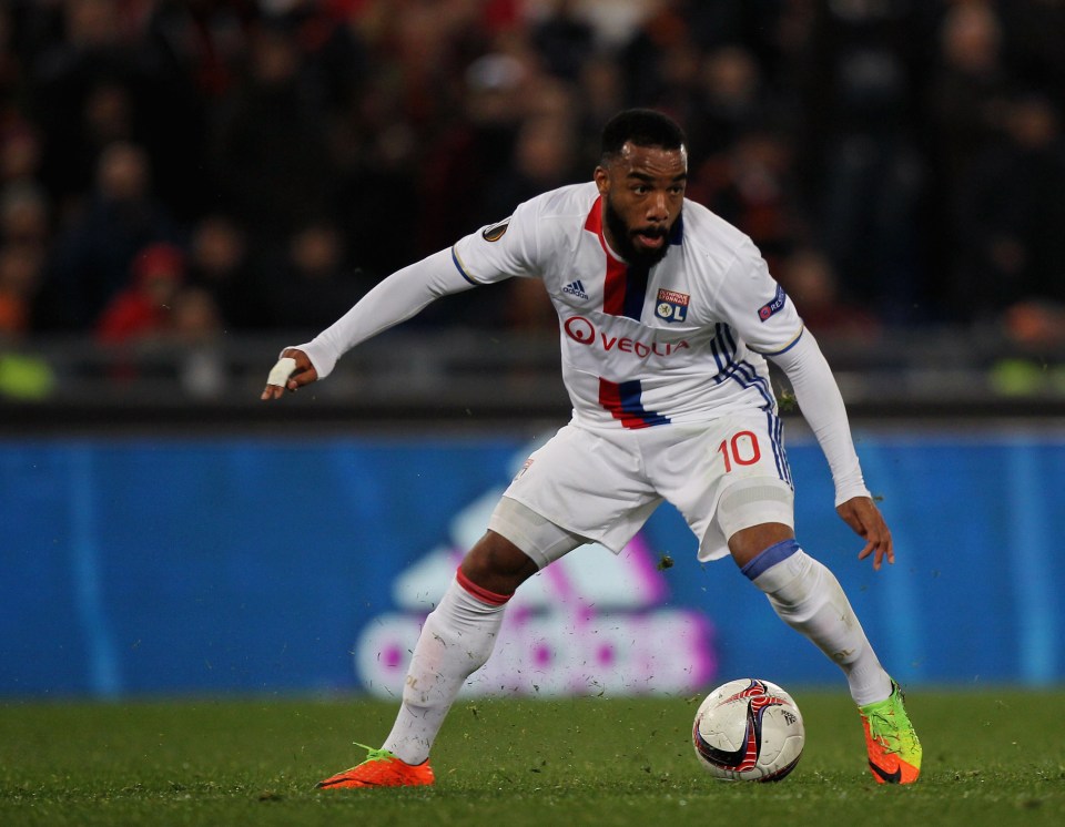  Alexandre Lacazette became Arsenal's record signing