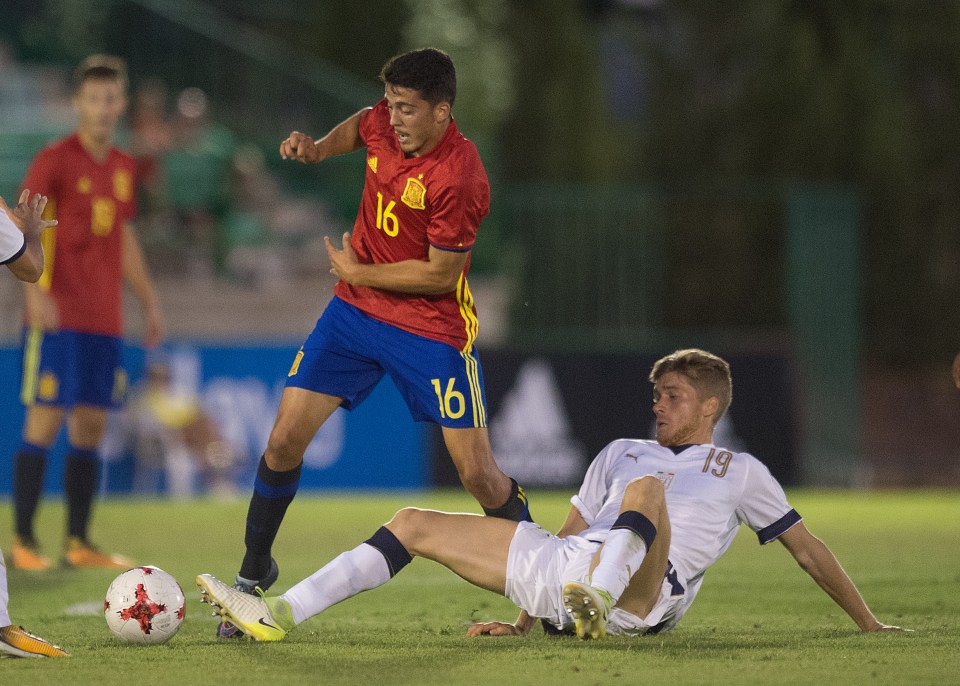  Fornals in action for Spain's Under-21s in 2017