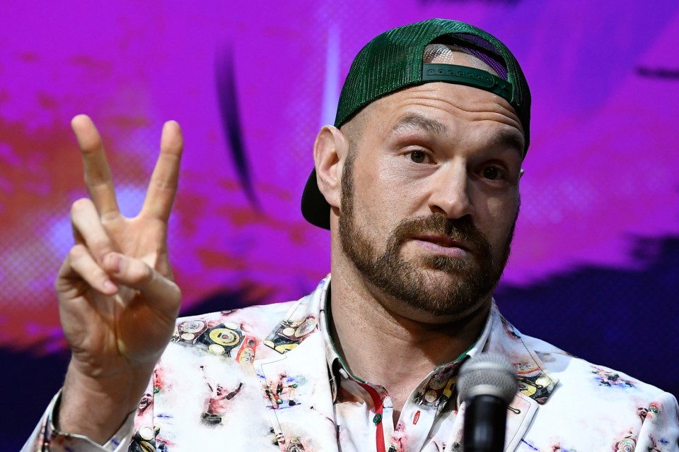  Tyson Fury is picking McGregor to win the main event at UFC 246