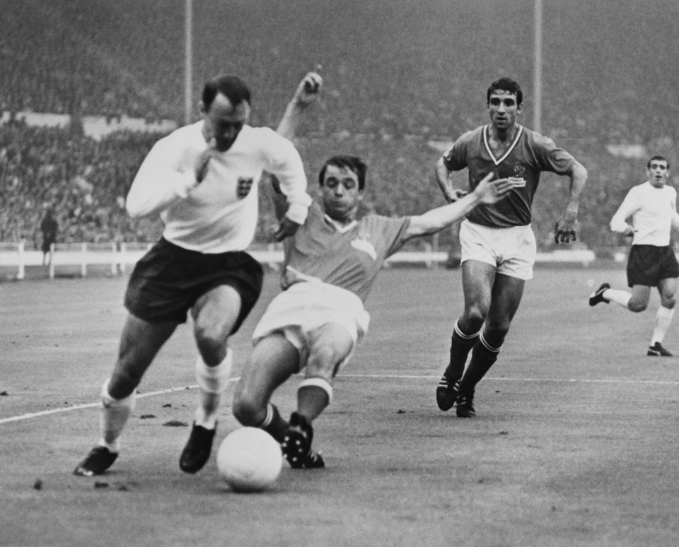  Jimmy Greaves at the 1966 World Cup against France