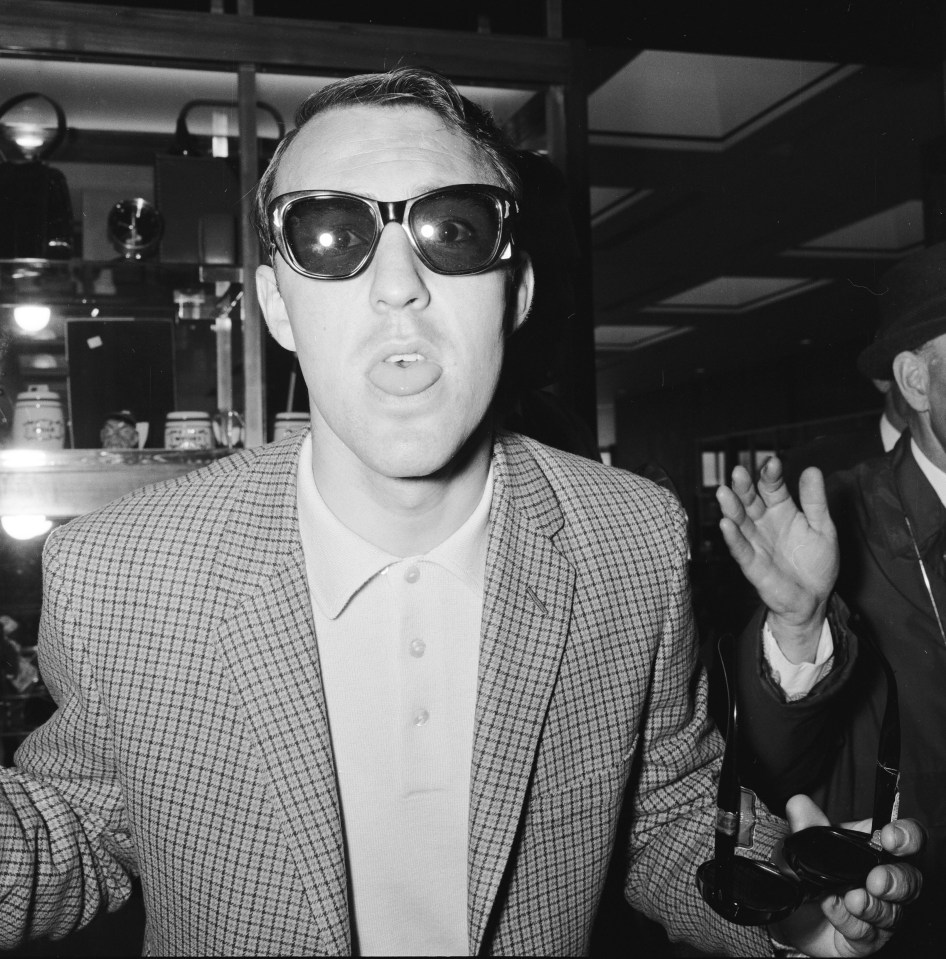  Jimmy Greaves enjoys his time on international duty with England