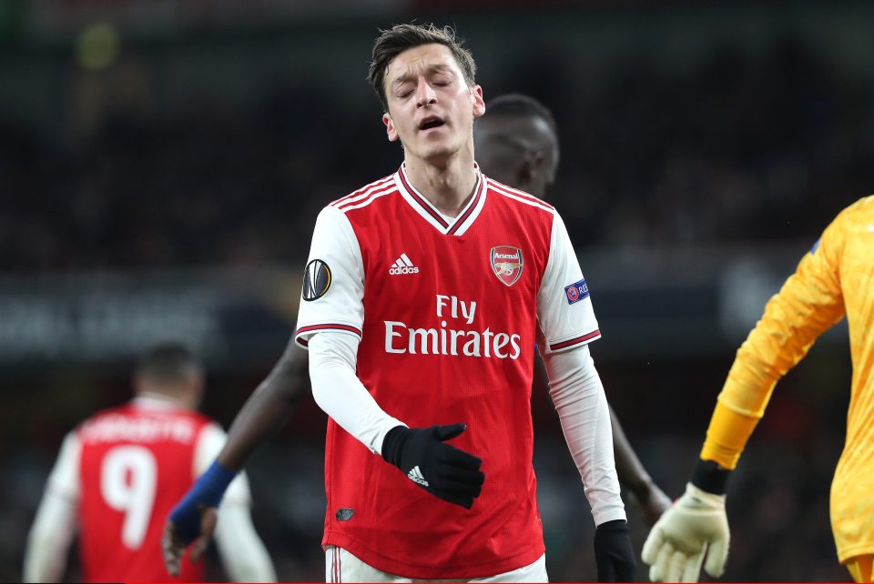  Mesut Ozil has faced his latest batch of criticism over reports he has refused a wage cut at Arsenal, despite being their highest-earning player