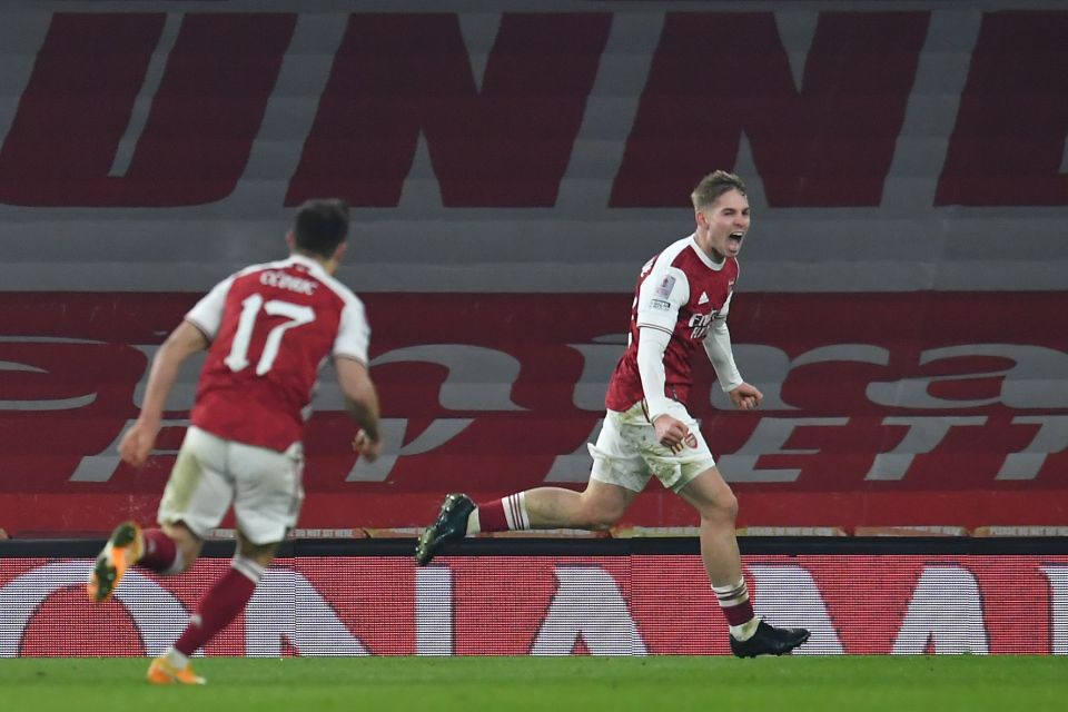  Lacazette headed into Smith Rowe's path and he drilled it home