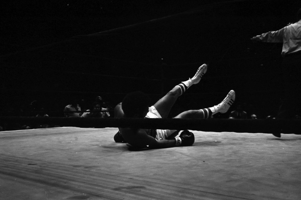  Shavers decked former heavyweight champion Jimmy Ellis in a shock upset