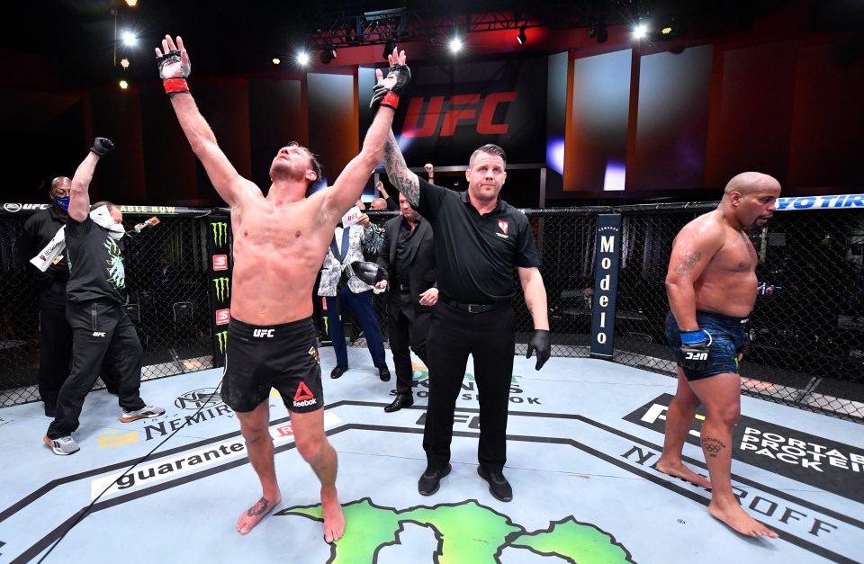  Stipe Miocic ruined Daniel Cormier's fairytale ending with a points victory