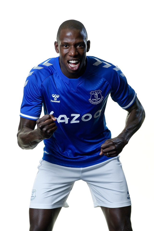  Everton have completed the signing of Abdoulaye Doucoure from Watford