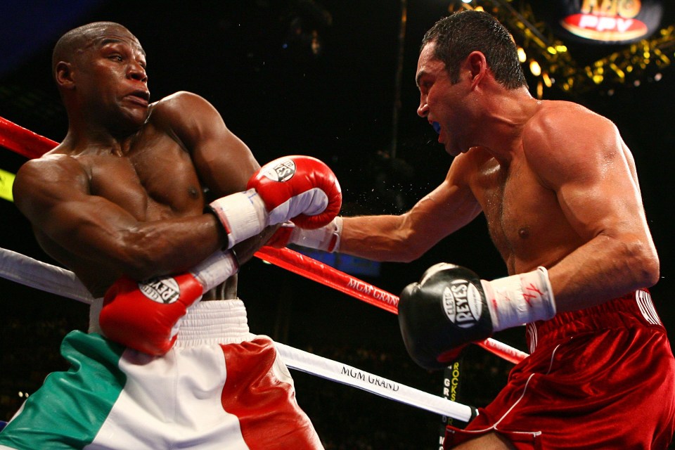 Mayweather beat De La Hoya via split decision in 2007