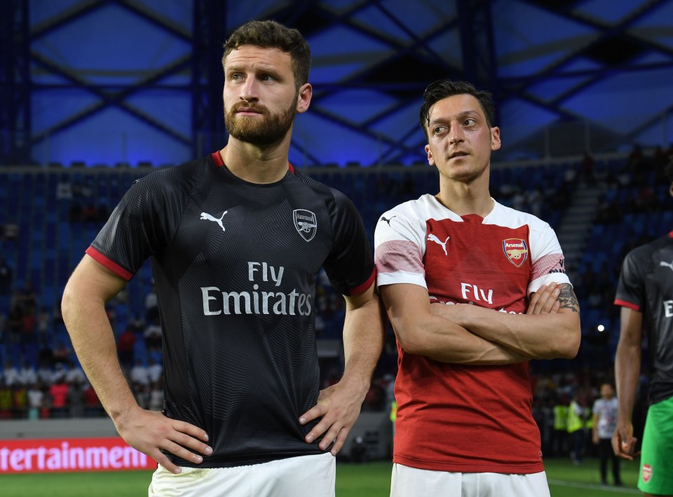  Mustafi could follow Ozil in leaving Arsenal this month