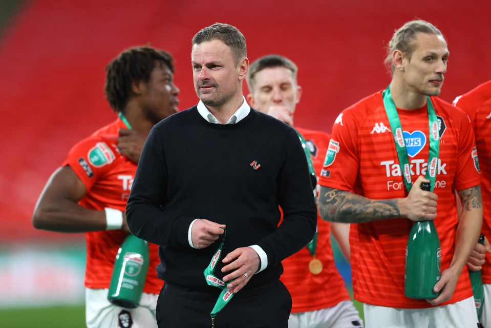  Richie Wellens has been sacked by Salford City after a poor run in League Two