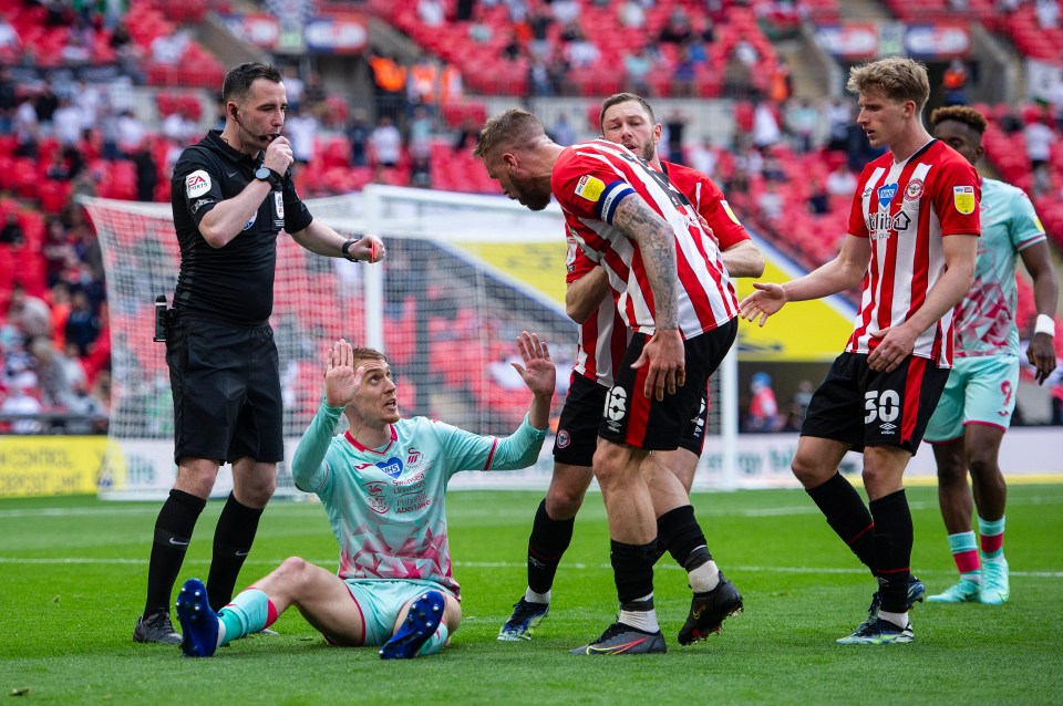 Brentford players were furious with Fulton with Jensen left in agony