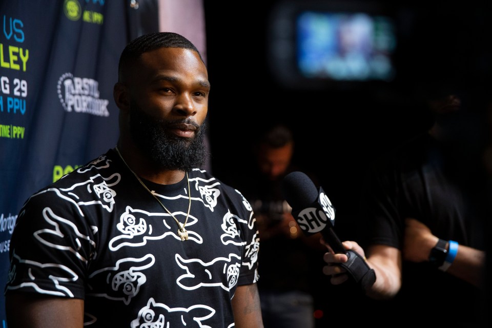 Tyron Woodley stepped in to replace Tommy Fury in this mammoth fight for the sport