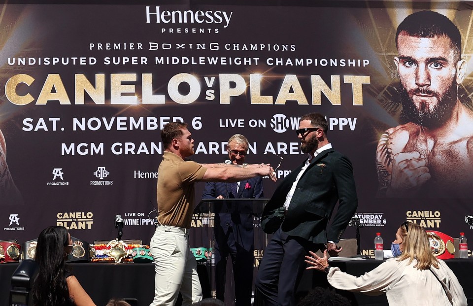Canelo shoved Plant after being insulted