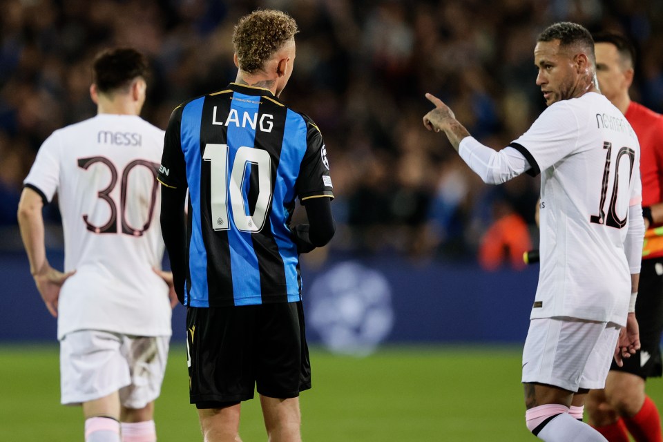 Noa Lang was up against two of the best players in the world when he played PSG, but he outperformed both Messi and Neymar