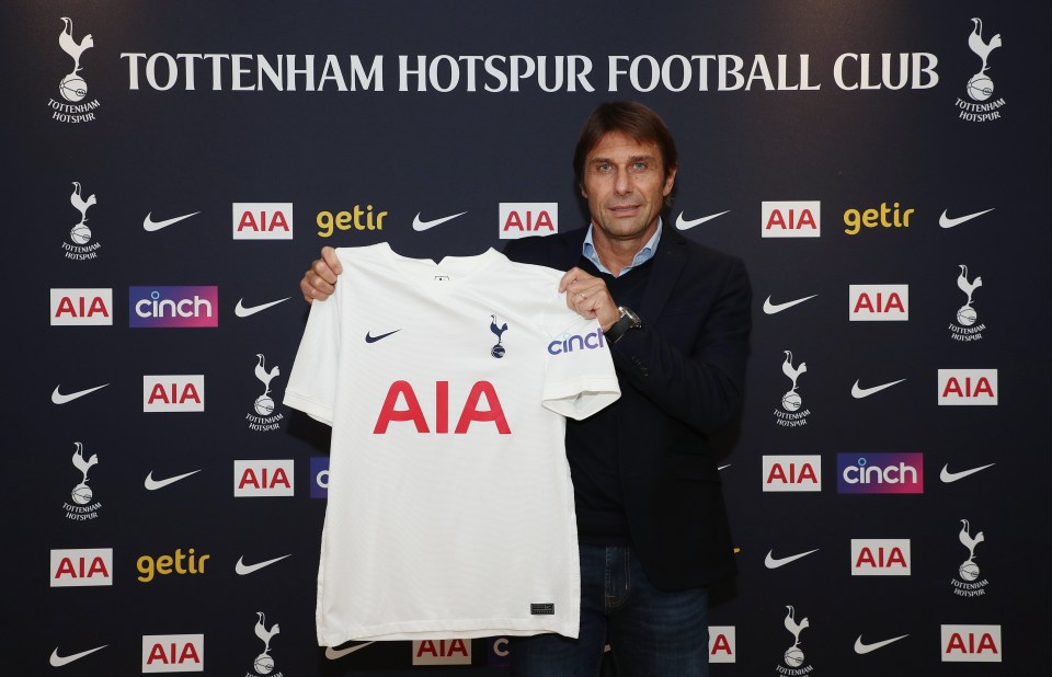 Conte signs a contract at Spurs until summer 2023 with an option for a further year