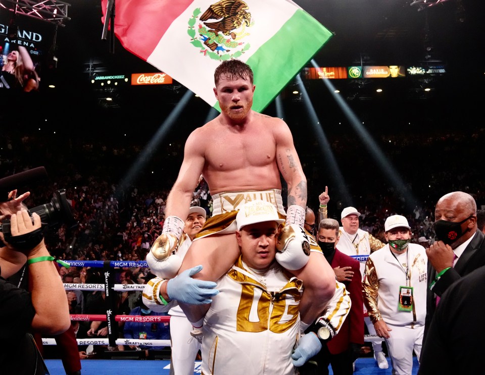 Reynoso won Trainer of the Year for his work with Canelo and other fighters in 2021
