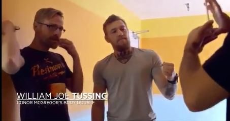 McGregor and his stunt double pose for a picture