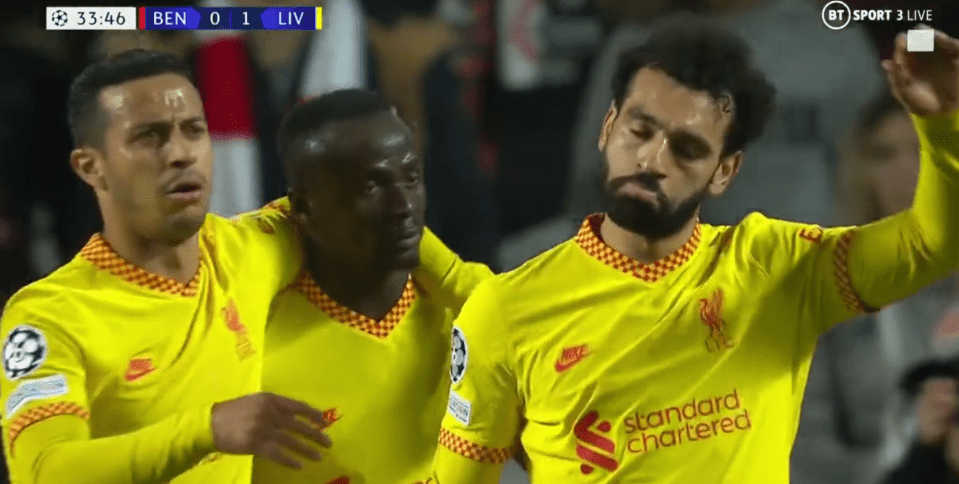 Thiago couldn't believe it, Mane and Mohamed Salah are clearly used to that sort of stuff