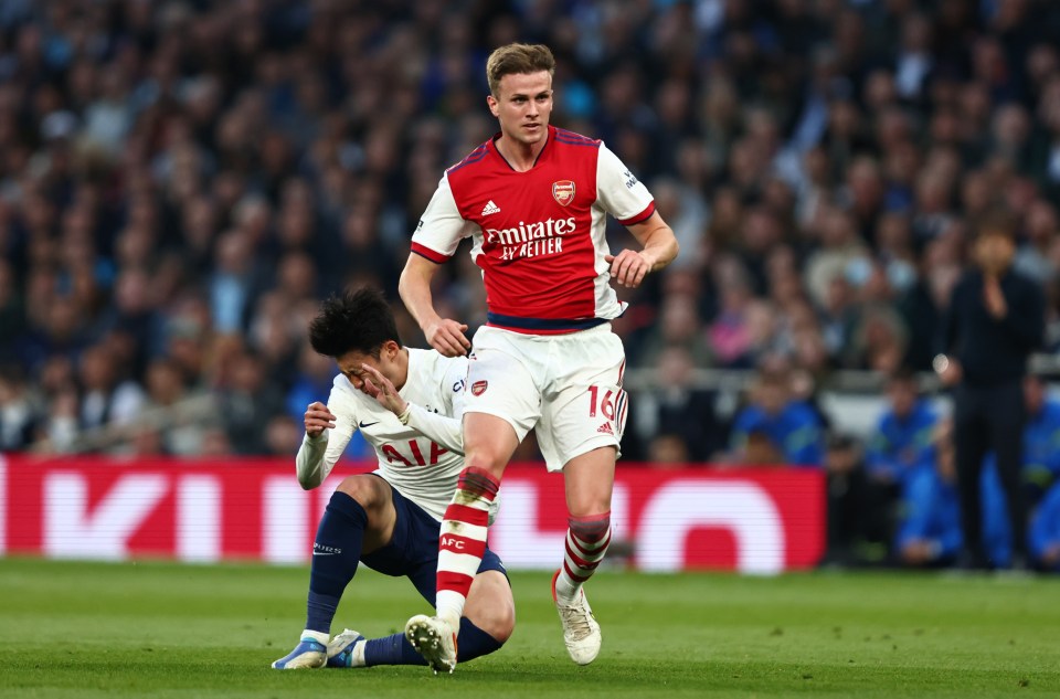 Holding was on the ropes against Son from the off and his elbow saw him sent off