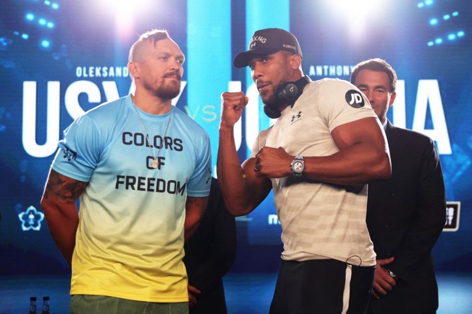  Oleksandr Usyk and Joshua meet again this weekend, live on talkSPORT