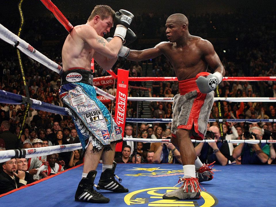 Mayweather beat Hatton in 2007